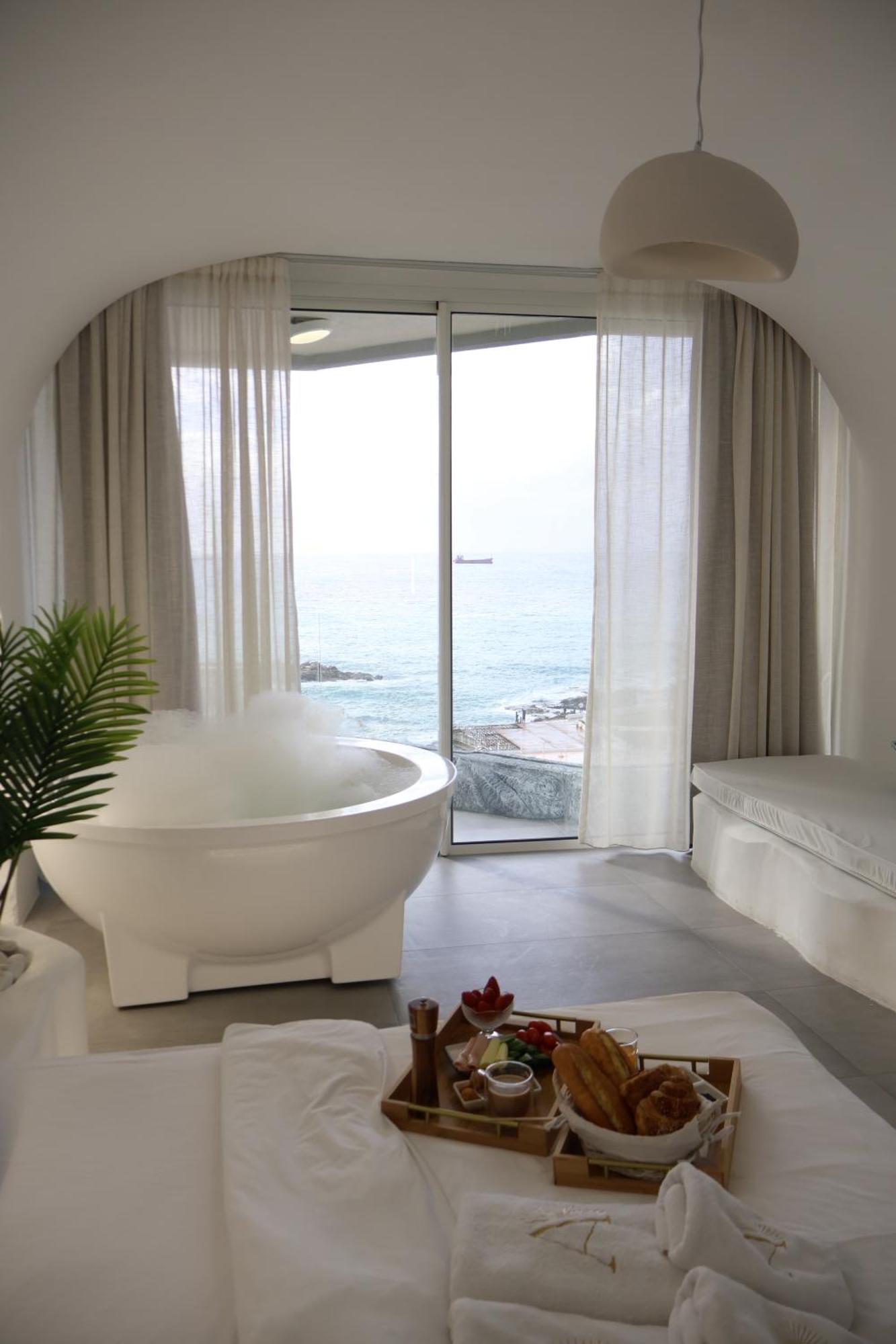 Aqualand Hotel & Resort Batroûn Dış mekan fotoğraf